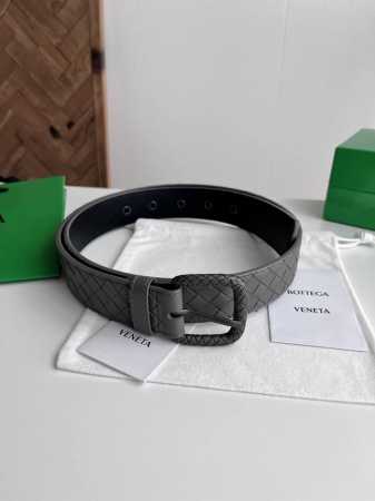 Bv 2025最新款男士编织腰带 纯手工Intreccio小格子编织 双面意大利小牛皮搭配编织纹理设计真空枪色针扣 金属圈皮带孔 皮带宽度35Mm 颜色: 灰色 - 点击图像关闭