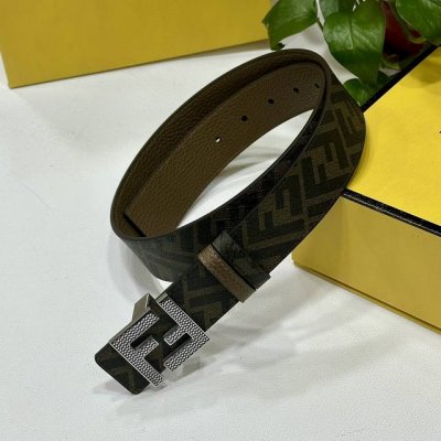 Fendi芬迪专柜同款 宽4.0Cm 双环正反用腰带 Ff按钉搭扣 棕色Cuoio Romano皮革材质 反面面料带有烟草黄和黑色Ff图案 四方金属饰面 时尚经
