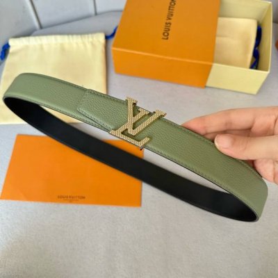 特 寬度：35mm Lv S-Lock系列 精緻的字母搭扣 搭配驢家法國原廠荔枝紋皮料 手感超好 雙面用