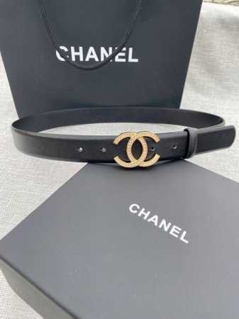宽度3.0Cm Chanel 香奈儿 女士腰带皮带新款柔软的内衬进口小牛皮搭配精品镶钻钢扣金 银色扣。 - 点击图像关闭