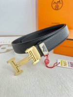 品名：爱马仕.Her..Mes自动扣皮带 腰带 型号：自动扣，纯钢材质经典自动扣，头层牛皮自动带身 腰带：百分百头层牛皮，自动带身，保证真皮。24K纯钢扣永不掉