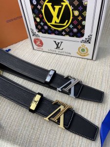 品名：Lv..路易..威登原单 材质：原单牛皮腰带 百分百头层牛皮腰带保证真皮，24K纯钢扣，专柜原单品质、做工精细，时尚大牌，送人自用首选 包装： 请认准如图