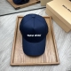 特价 Miumiu 新款鸭舌帽 配防尘袋 细节决定品质 材质 纯棉 透气性好 春天挡风 夏天防晒必备单品 颜色大气 款式新颖别致好搭配衣服 实用性强 高端品质