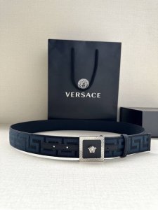 宽度3.8Cm Versace 织物腰带，饰有提花greca图案，配有la Medusa搭扣。 La Medusa五金配件 搭扣闭合 面