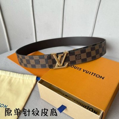 特 寬：40mm 驢家新品 寬度40mm 驢家SS早春新品腰帶系列 意大利原廠皮料 扣頭採用雙拼視覺效果工藝 全方位精打細磨 精密度厚金電鍍 雙面用