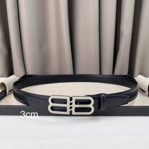 Alenciaga Bb 窄版腰带 这款bb 版腰带来自balenci设计细节，正面扣、打孔式细节3.0Cm 男女均可佩戴