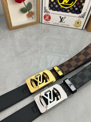 品名：Lv..路易..威登自动带 材质：原单牛皮腰带 百分百头层牛皮腰带保证真皮，24K纯钢扣，专柜原单品质、做工精细，时尚大牌，送人自用首选 包装： 请认准如