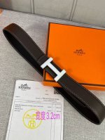 Hermes 爱马仕，专柜同款，3.2Cm宽，带身采用进口头层Togo牛皮，Boxer牛皮衬里，配以珐琅精品钢扣工艺配件，可双面使用，顶级做工无可挑剔
