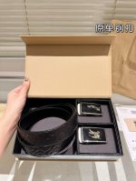 双头 钢扣 高版本！腰带 巴宝莉牛皮皮带～热门款 男女通用皮带里面最火的版本啦～质量很好 全套包装！五金绝对不褪色 皮带头和专柜一样的哦～ 配礼盒手提袋发票