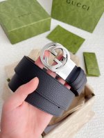 高端品質，實物拍攝 特 配全套禮盒 古馳：專櫃品質雙面頭層牛皮,可雙面使用.旋轉雙G純銅五金扣。金屬配件深受品牌輝煌的70年代經典設計所影響，得以重新詮釋。