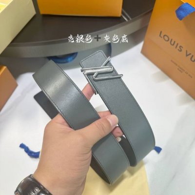 特 寬度：40Mm Lv Ide Truck L Oeii雙面腰帶 驢家 海外原單代特供 面為進口小牛皮荔枝紋襯托原廠配色柔軟小牛皮底 搭配最新鋼五金搭扣 手感