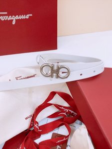 Ferragamo # 经典Gancio皮带 女士光滑小牛皮平纹面，质感十足 独特复古风格 复古链五金搭配 1.5Cm