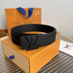 Lv.路易 宽度 40Mm宽度 正品一体铸造五金钢扣 原厂皮料 双面原厂定制进口面料 可送礼自用不错选择