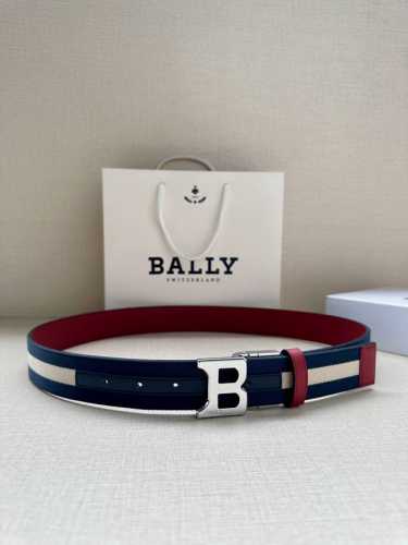 特 P200 Bally 巴利 专柜同款男士腰带，宽 3.4Cm。此款以反面枣红进口牛皮精心制作，正面金属板扣，简约又百搭。其可调式长度，能轻松匹配出完美尺寸