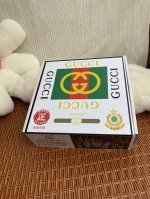 品名：古奇.Gu...Ci 原单 材质：原单牛皮腰带 百分百头层牛皮腰带保证真皮，24K纯钢扣，专柜原单品质、做工精细，时尚大牌，送人自用首选 包装： 请认准如
