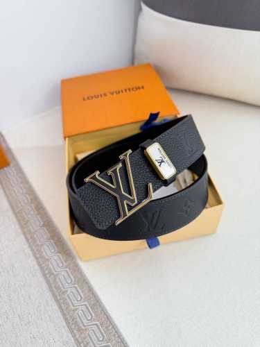 品名 Lv..路易..威登腰带皮带原单 型号 挂扣 经典纯钢材质镶钻挂扣 头层牛皮 图片实物拍摄 材料 头层牛皮 挂扣系列 纯钢材质扣头 钯镀电镀工艺永不掉色