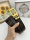 品名：Versace.范思哲 自动带 材质：原单牛皮腰带 百分百头层牛皮腰带保证真皮，24K纯钢扣，专柜原单品质、做工精细，时尚大牌，送人自用首选包装： 请认准