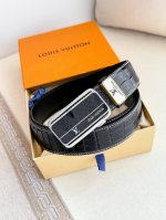 品名：Lv..路易..威登 腰带原单自动带 皮带 型号：自动扣，纯钢材质自动扣，头层牛皮自动带身，实物拍摄 材料：百分百头层牛皮，保证真皮。24K纯钢扣，永不掉