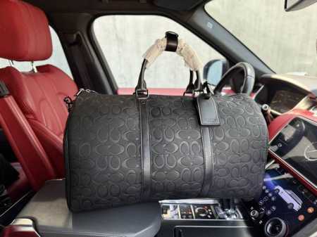 高端货 新款 “ Coach ”蔻驰旅行袋 Coach蔻驰旅行包 Keepall 50 老花压印可拆卸可调节肩带 皮革 旅行袋旅行包 男款 黑色 牛皮拼Mono - 点击图像关闭