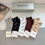 配包装 一盒5双 Balenciaga 巴黎世家 新款短筒袜子潮人必不可少的时尚专柜代购袜子 ，超级时尚潮流百搭款！