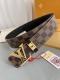 品名： Lv..路易..威登腰带皮带原单 型号：挂扣，经典纯钢材质镶钻字母挂扣，头层牛皮，图片实物拍摄 材料：头层牛皮，挂扣系列，纯钢材质扣头，钯镀电镀工艺永不