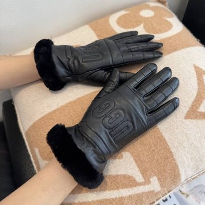 2025秋冬懒兔毛Ugg刺绣羊皮手套值得对比同款不同品质，秒杀市场差产品，进口一级羊皮懒兔毛内里加绒 经典不过时款.喜欢可以入手了，这种品质的今年用了明年还能用