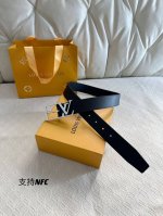 特 Lv 精品针扣系列 进口原厂皮 精品五金 适用于多种搭配跟场合 。宽度3.5Cm 皮质柔软舒适 内置Nfc芯片