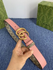 品牌 古驰 Gucci 55093 DDD 描述 采用高级Gucci Signature真皮精制而成，触感厚实，饰以双G商标带扣。腰带为意大利尺寸，请在购买前参
