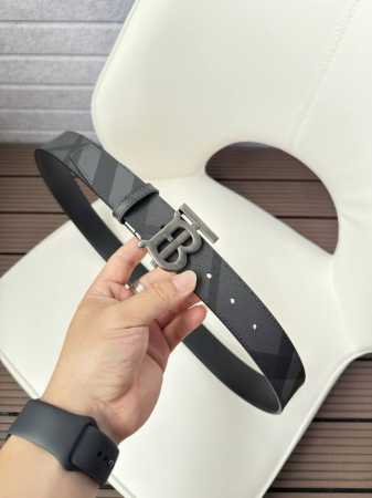 巴宝利 带宽34Mm 正品尺寸 专柜精品扣，真空电镀，工艺精细 天然头层牛皮.质感十足，手感柔软。时尚个性，经典百搭！可自行选择搭配 - 点击图像关闭