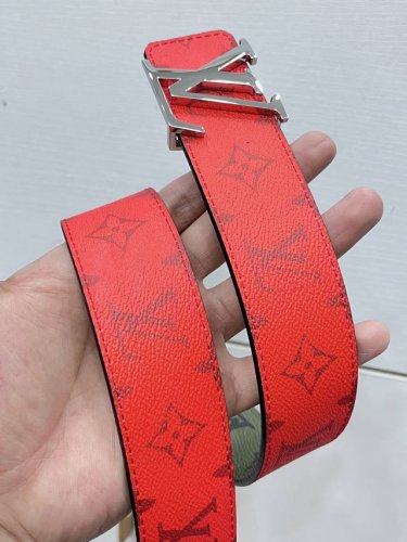 Lv.路易威登 全套包装 宽度 40Mm宽度 正品一体铸造五金钢扣 原厂皮料 双面原厂定制进口面料 可送礼自用不错选择