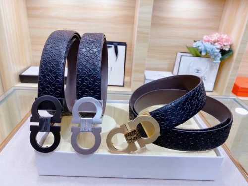 米兰时装周新款 正品有售Ferragamo 菲拉格慕 Italy专柜在售正品 此款采用原單进口牛皮 压专属标制作 走线油边细致 正品开模 搭配原版Gancio五
