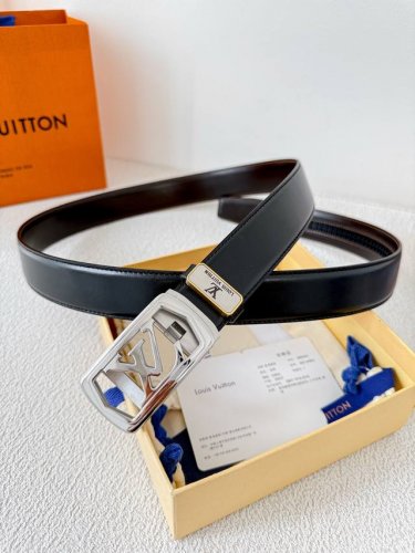 品名：Lv..路易..威登 腰带原单自动带 皮带 型号：自动扣，纯钢材质自动扣，头层牛皮自动带身，实物拍摄材料：百分百头层牛皮，保证真皮。24K纯钢扣，永不掉色