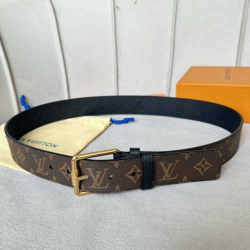 寬：40Mm 驢家新品 Nigo新品限量版 專櫃有售新品男士系列 一面專櫃定制面料 一面原廠荔枝紋小牛皮 荔枝紋牛皮有品牌壓紋 針扣款式設計搭扣 雙面用 兩種佩
