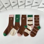 特 配专柜包装 Alo 新款双针刺绣中长款堆堆袜袜子！一盒五双，专柜同步筒袜袜子，大牌出街，潮人必备超好搭。