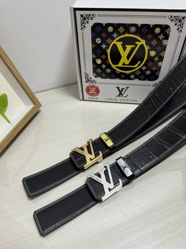 品名：Lv..路易..威登 材质：原单牛皮腰带 百分百头层牛皮腰带保证真皮，24K纯钢扣，专柜原单品质、做工精细，时尚大牌，送人自用首选 包装：