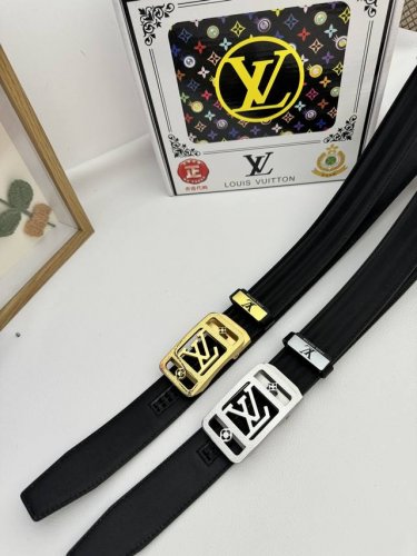 品名：Lv..路易..威登自动带 材质：原单牛皮腰带 百分百头层牛皮腰带保证真皮，24K纯钢扣，专柜原单品质、做工精细，时尚大牌，送人自用首选 包装： 请认准如