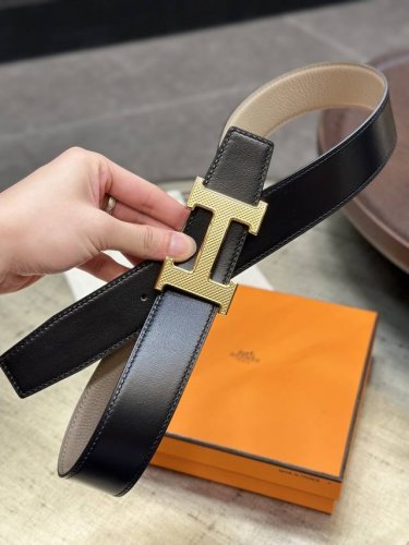 爱马仕 Hermes 商务休闲款精品腰带 ，带身内穿式款式，百搭爆款配饰 ，原单精品，高端品质 ，Constance 皮带扣 & 双面皮腰带38毫米。 采用Ep