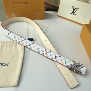 Lv 驢家女士腰帶 寬度3Cm 聯名小花系列 全新風格定制帆布面料襯托細膩的進口彩色小牛皮 搭配新款字母搭扣 經典百搭款
