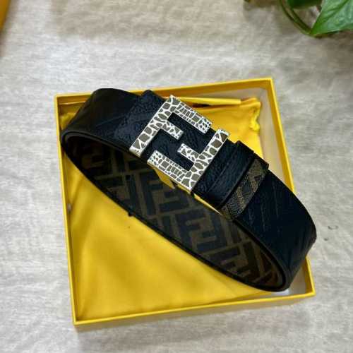 Fendi 芬迪 专柜同款 宽4.0Cm 双环正反用腰带 Ff按钉搭扣 黑色Cuoio Romano皮革材质 反面面料带有烟草黄和黑色Ff图案 四方金属饰面 时