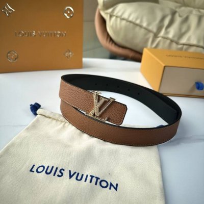 原版包裝 L0Uis Vuitt0N 今季新品 女士原單腰帶 寬度30毫米 經典雙面荔枝紋牛皮 搭配新款五金 可雙面佩戴 適合沈穩低調的女神使用