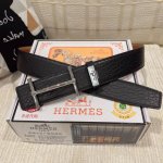品名：爱马仕.Hermès 原单 材质：原单牛皮腰带 百分百头层牛皮腰带保证真皮，24K纯钢扣，专柜原单品质、做工精细，时尚大牌，送人自用首选 包装： 请认准如