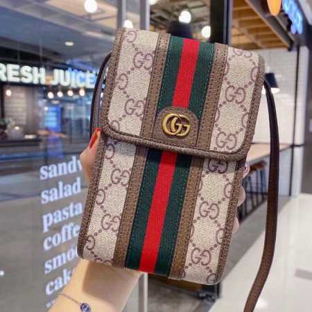 Gucci 手机包包 Ophidia系列 一个男女可用的手机包 生活出门不需要带现金的时代，这个包完全可以满足你日常使用 内含卡片槽位，简单方便时尚大方，经典1 - 点击图像关闭