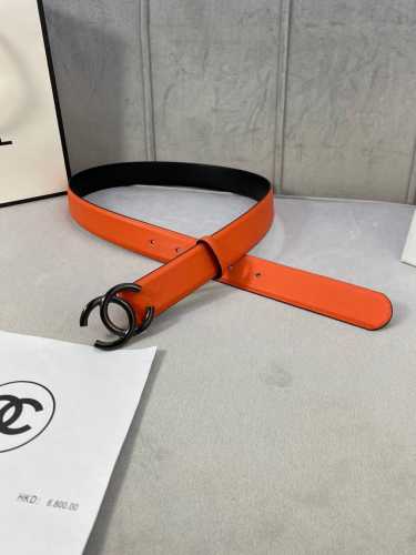 宽度3.0Cm Chanel 香奈儿 细纹牛皮 金 银 枪 色金属钢扣。