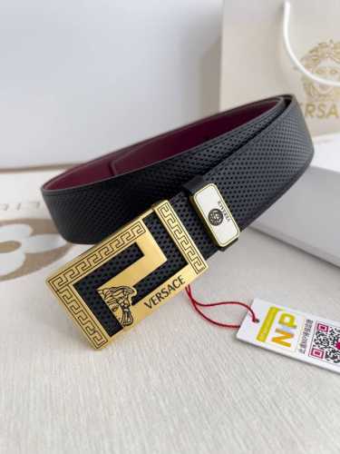 品名：Versace.范思哲原单腰带 皮带 型号：挂扣，经典人头纯钢材质扣头，头层牛皮，图片实物拍摄 材料：百分百头层牛皮，保证真皮。24K纯钢扣双面可用专柜同