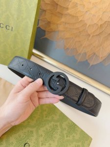 Gucci.古驰 全套包装 3.8Cm进口小牛皮压花, 专柜正品1:1完美复刻. 原版牛皮底, 采用热压印技术的gucci Signature皮革精制而成，触感