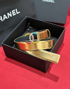 Chanel 彩色水钻 Logo搭扣 黄铜金属 进口胎牛皮带身 手感柔软 细腻 3.0Cm