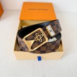 品名： Lv..路易..威登腰带皮带原单 型号：挂扣，经典纯钢材质挂扣，头层牛皮，图片实物拍摄 材料：头层牛皮，挂扣系列，纯钢材质扣头，钯镀电镀工艺永不掉色。原
