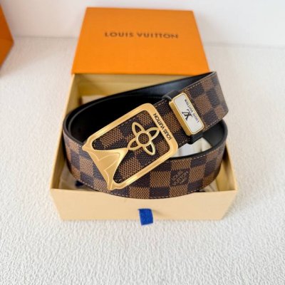 品名： Lv..路易..威登腰带皮带原单 型号：挂扣，经典纯钢材质挂扣，头层牛皮，图片实物拍摄 材料：头层牛皮，挂扣系列，纯钢材质扣头，钯镀电镀工艺永不掉色。原