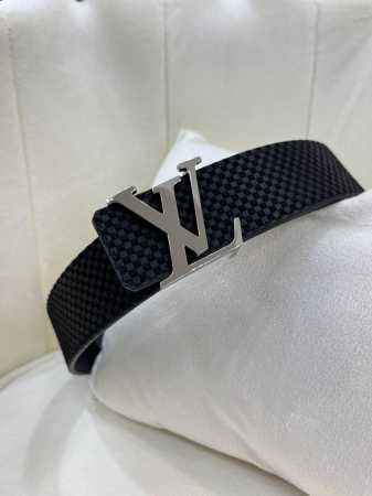 Lv 4.0Cm进口牛皮面料 专柜对版 展现时下流行的工艺-动感设计精神。 - 点击图像关闭