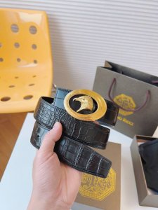 特 Stefano Ricci史蒂芬劳.尼治是一个世界顶级男装，在中国并没有专门去做宣传，而是认真塌实不断努力，积累了很多忠实的顾客，难怪D'angelo先生一